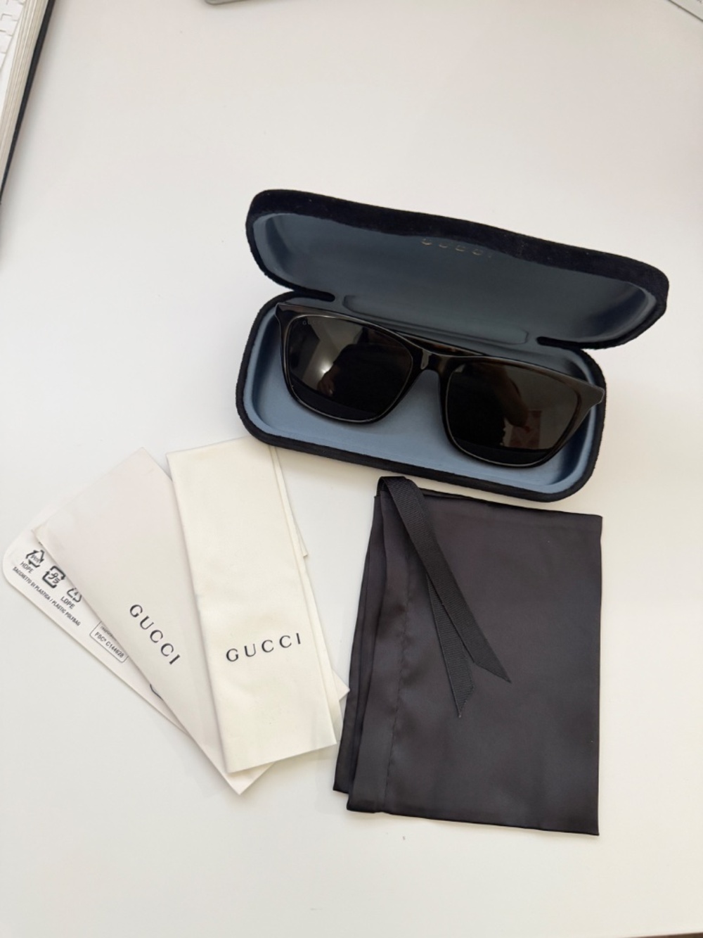 Gucci Unisex Tortoiseshell Square Sunglasses with Velvet Case Luxury Designer